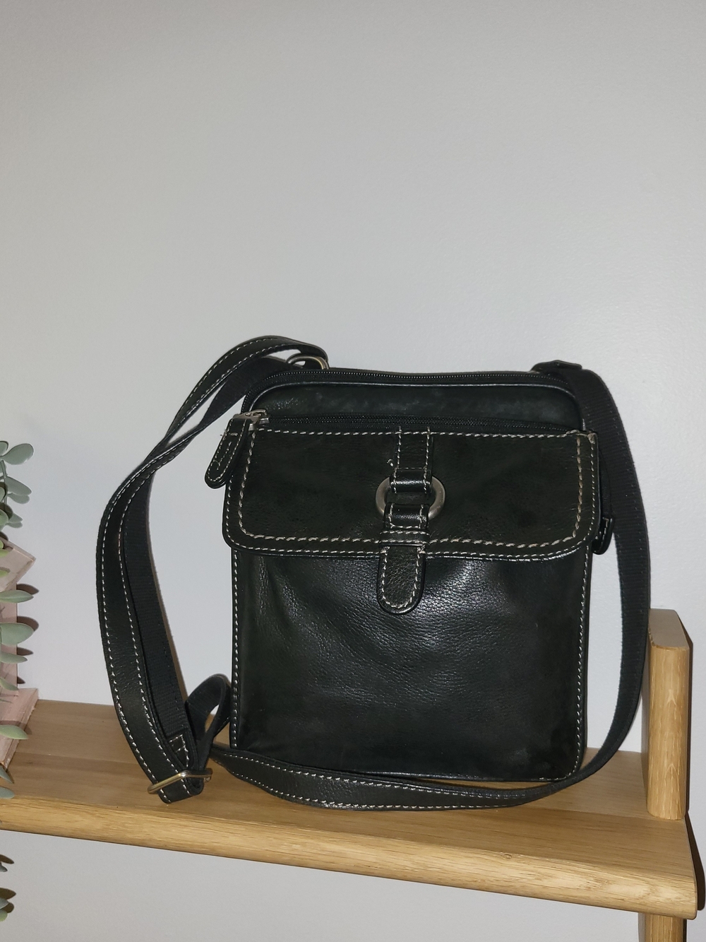 FOSSIL Black Leather Crossbody Bag